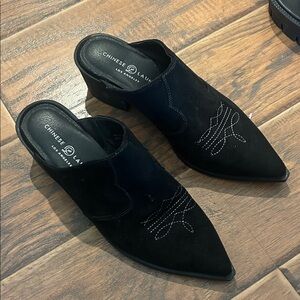 cute western mules
size 9